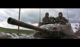 坦克大决战在线观看,烽火岁月的钢铁传奇